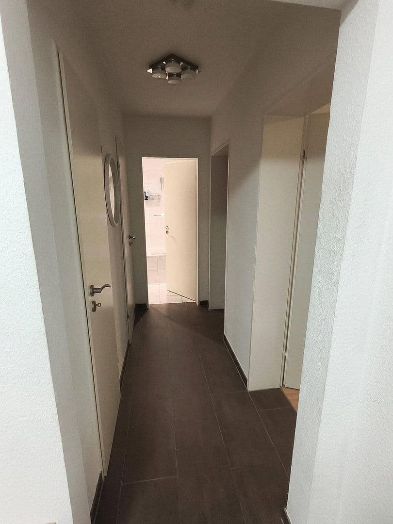 Prenájom bytu 3-izbový 85 m², Neviandtstrasse, Wuppertal, Severné Porýnie - Westfálsko Prenájom bytu 3-izbový 85 m², Neviandtstrasse, Wuppertal, Severné Porýnie - Westfálsko