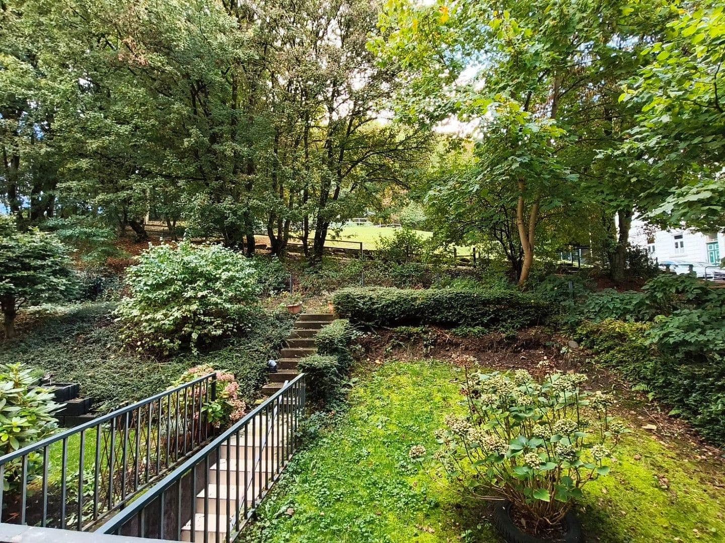 Prenájom bytu 3-izbový 85 m², Neviandtstrasse, Wuppertal, Severné Porýnie - Westfálsko Prenájom bytu 3-izbový 85 m², Neviandtstrasse, Wuppertal, Severné Porýnie - Westfálsko