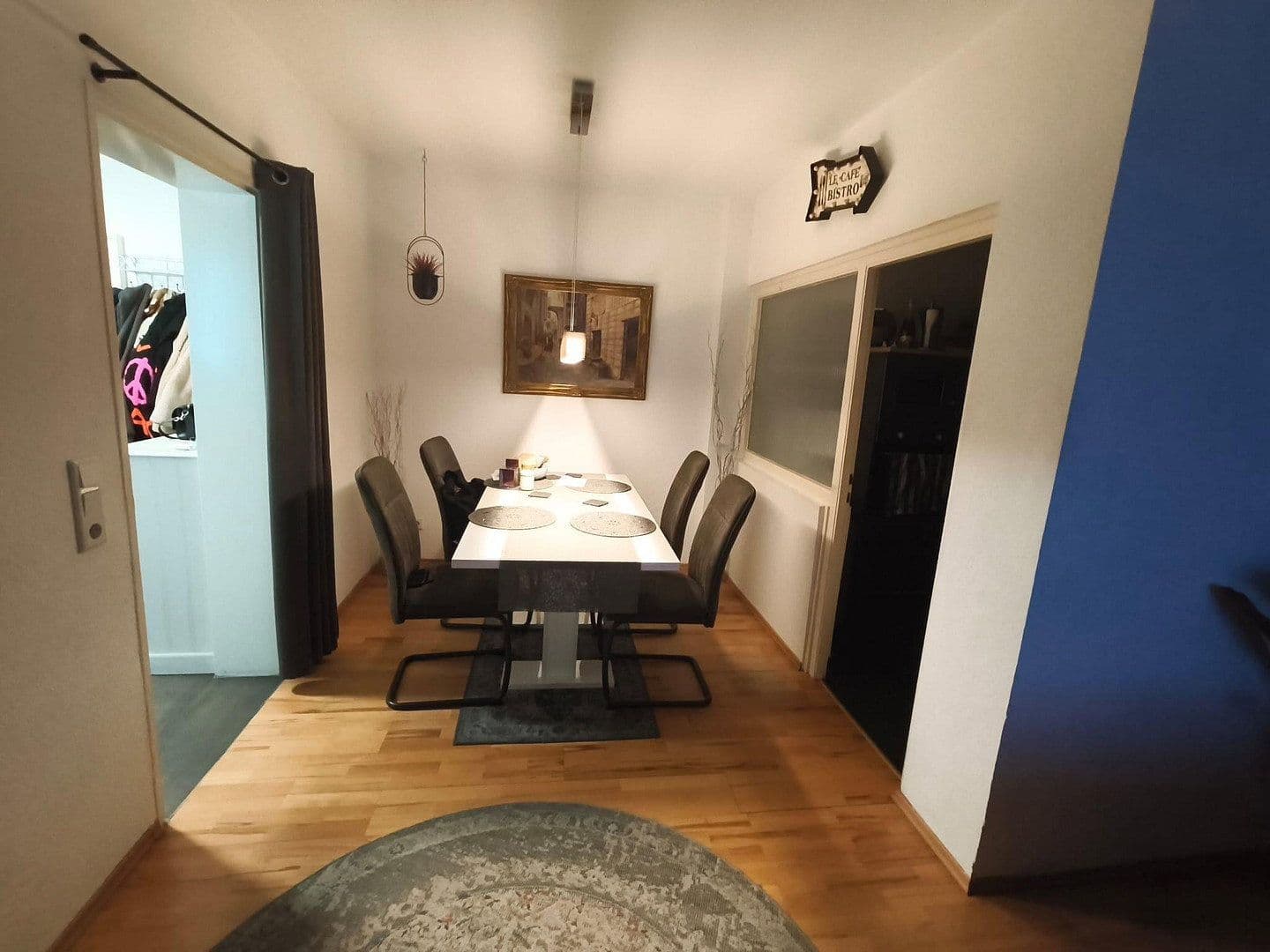 Prenájom bytu 3-izbový 85 m², Neviandtstrasse, Wuppertal, Severné Porýnie - Westfálsko Prenájom bytu 3-izbový 85 m², Neviandtstrasse, Wuppertal, Severné Porýnie - Westfálsko