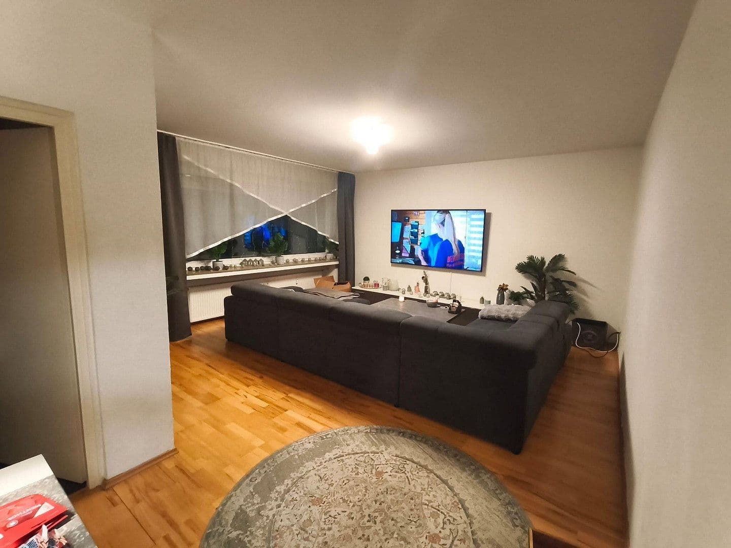 Prenájom bytu 3-izbový 85 m², Neviandtstrasse, Wuppertal, Severné Porýnie - Westfálsko Prenájom bytu 3-izbový 85 m², Neviandtstrasse, Wuppertal, Severné Porýnie - Westfálsko