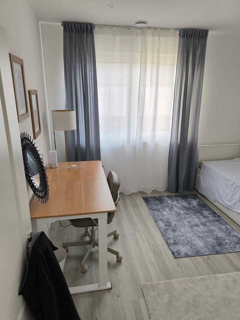 Prenájom bytu 3-izbový 89 m², Hürth, Severné Porýnie - Westfálsko Prenájom bytu 3-izbový 89 m², Hürth, Severné Porýnie - Westfálsko