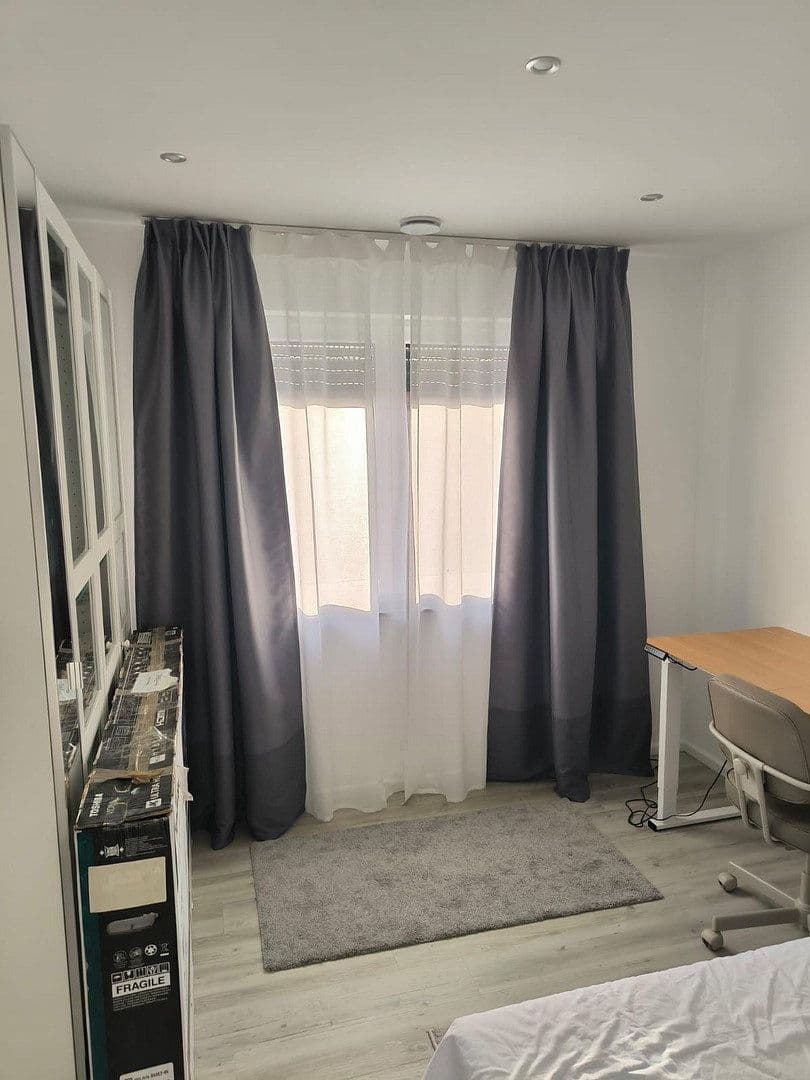 Prenájom bytu 3-izbový 89 m², Hürth, Severné Porýnie - Westfálsko Prenájom bytu 3-izbový 89 m², Hürth, Severné Porýnie - Westfálsko