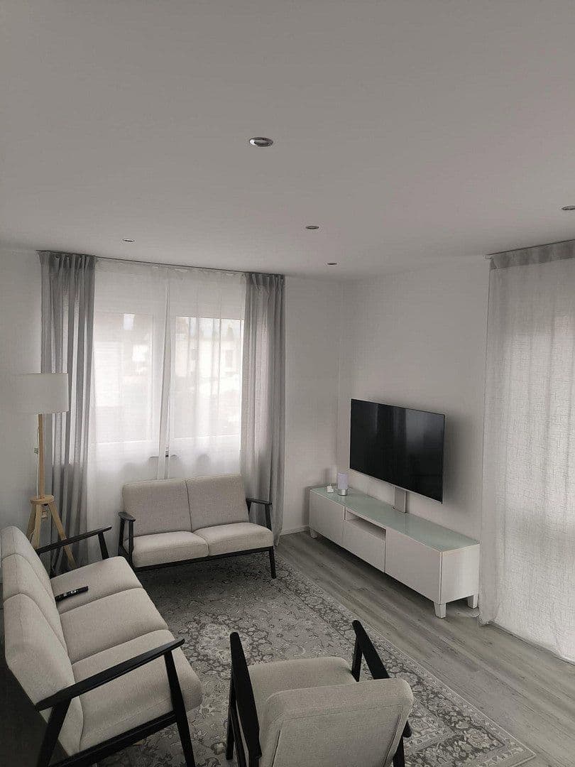 Prenájom bytu 3-izbový 89 m², Hürth, Severné Porýnie - Westfálsko Prenájom bytu 3-izbový 89 m², Hürth, Severné Porýnie - Westfálsko