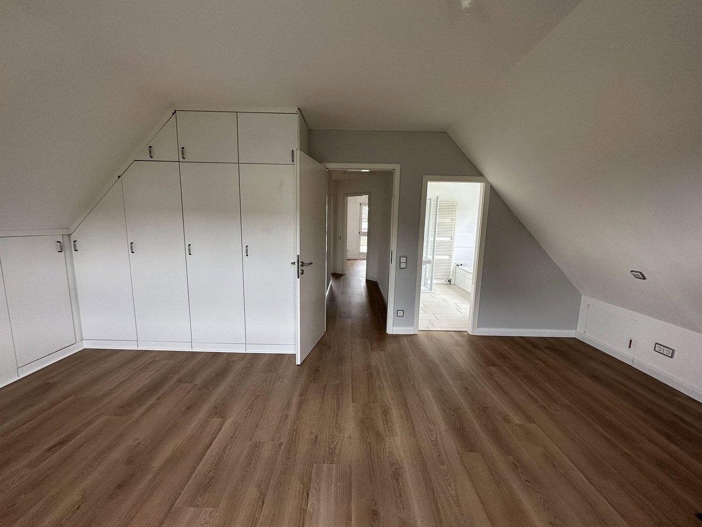 Predaj domu 140 m², pozemok 420 m², Wedel, Šlezvicko-Holštajnsko Predaj domu 140 m², pozemok 420 m², Wedel, Šlezvicko-Holštajnsko