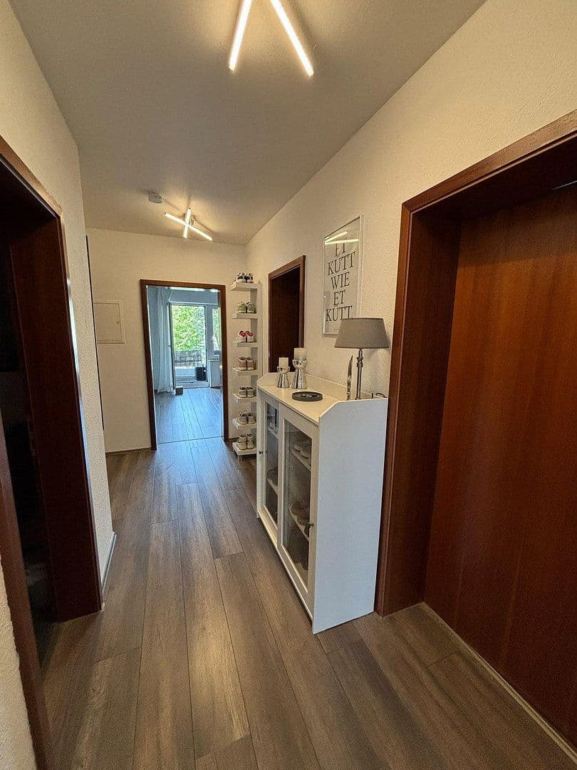 Prenájom bytu 2-izbový 74 m², Köln, Severné Porýnie - Westfálsko Prenájom bytu 2-izbový 74 m², Köln, Severné Porýnie - Westfálsko