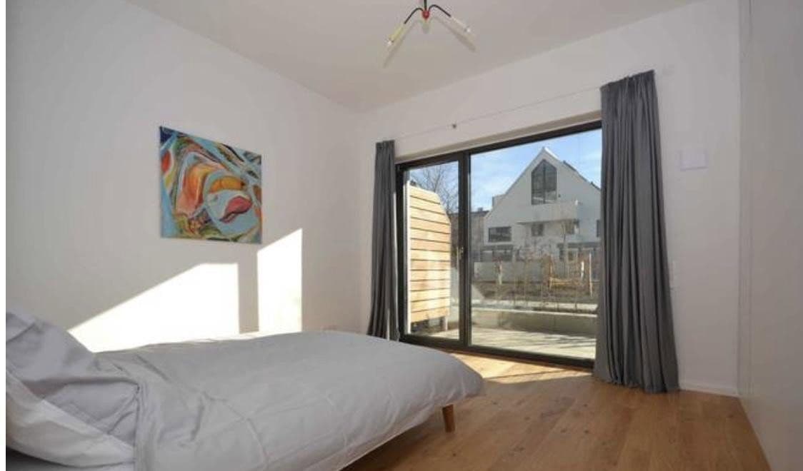 Prenájom bytu 2-izbový 83 m², München, Bavorsko Prenájom bytu 2-izbový 83 m², München, Bavorsko