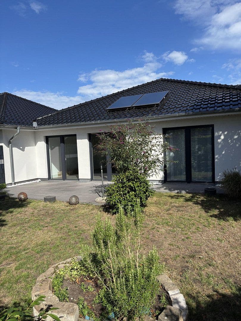 Predaj domu 140 m², pozemok 600 m², Langwedel, Dolné Sasko Predaj domu 140 m², pozemok 600 m², Langwedel, Dolné Sasko
