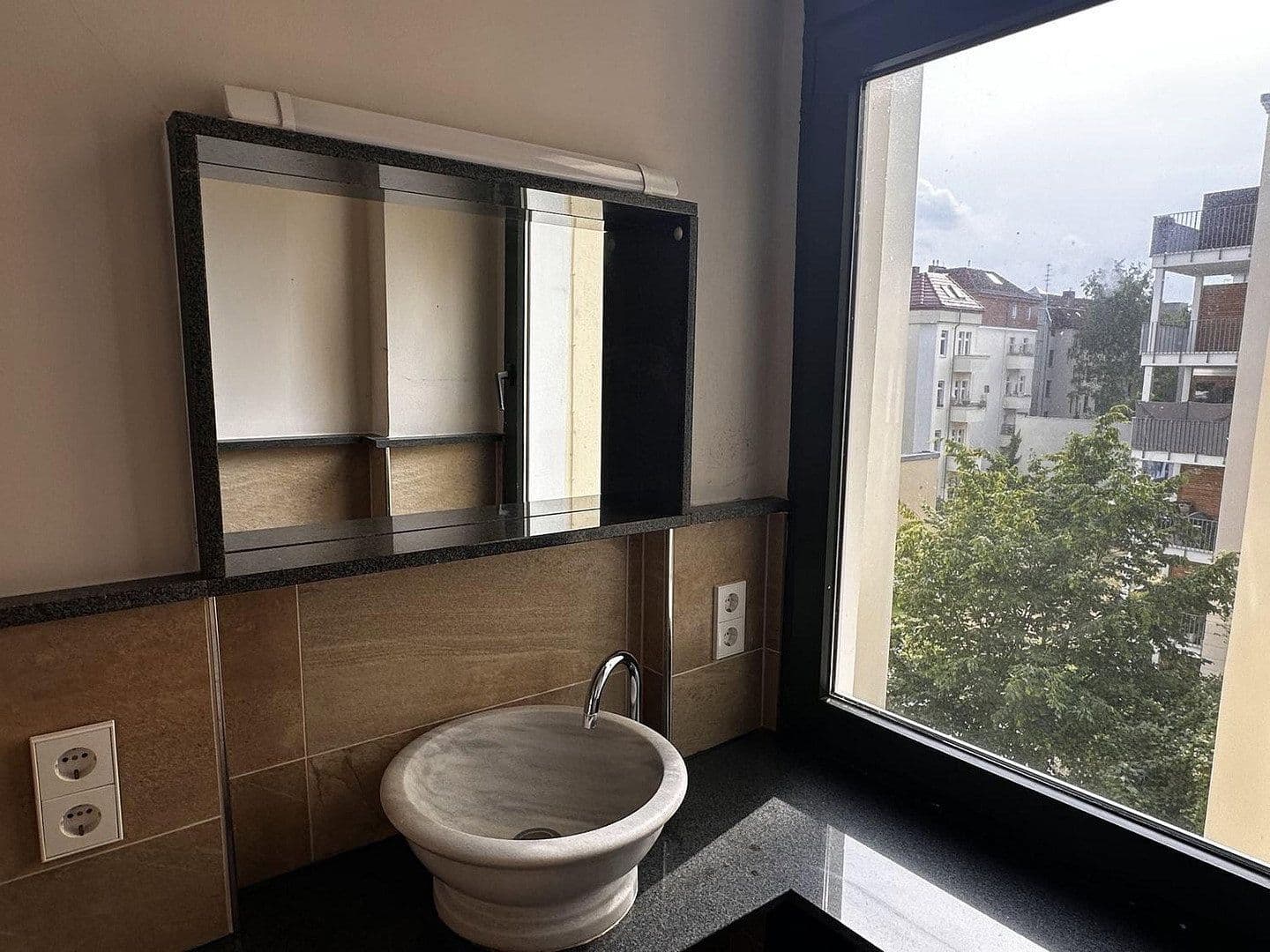 Predaj bytu 3-izbový 81 m², Stubenrauchstr.41, Berlin, Berlín Predaj bytu 3-izbový 81 m², Stubenrauchstr.41, Berlin, Berlín
