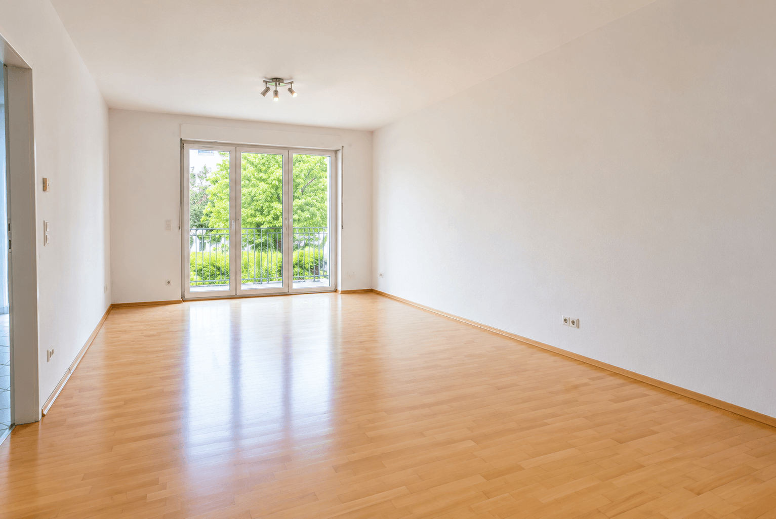 Prenájom bytu 2-izbový 67 m², Carlo-Schmid-Str.6, Wiesbaden, Hesensko Prenájom bytu 2-izbový 67 m², Carlo-Schmid-Str.6, Wiesbaden, Hesensko