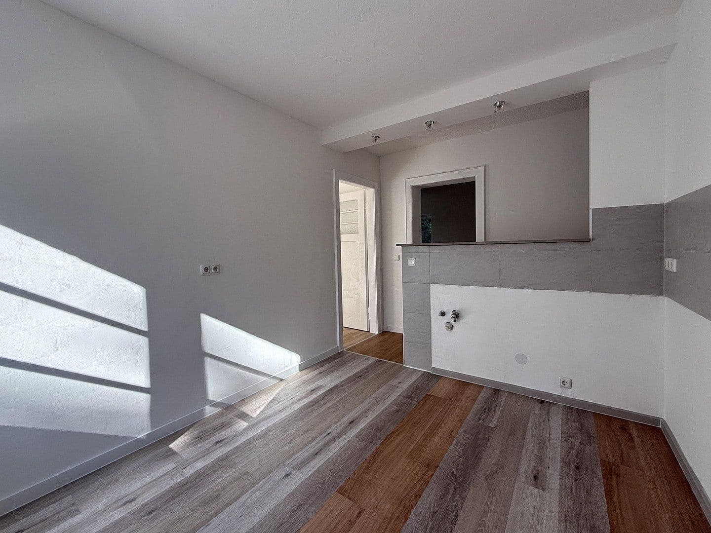 Prenájom bytu 3-izbový 64 m², Alter Reichenbacherstr. 16, Plavno, Sasko Prenájom bytu 3-izbový 64 m², Alter Reichenbacherstr. 16, Plavno, Sasko