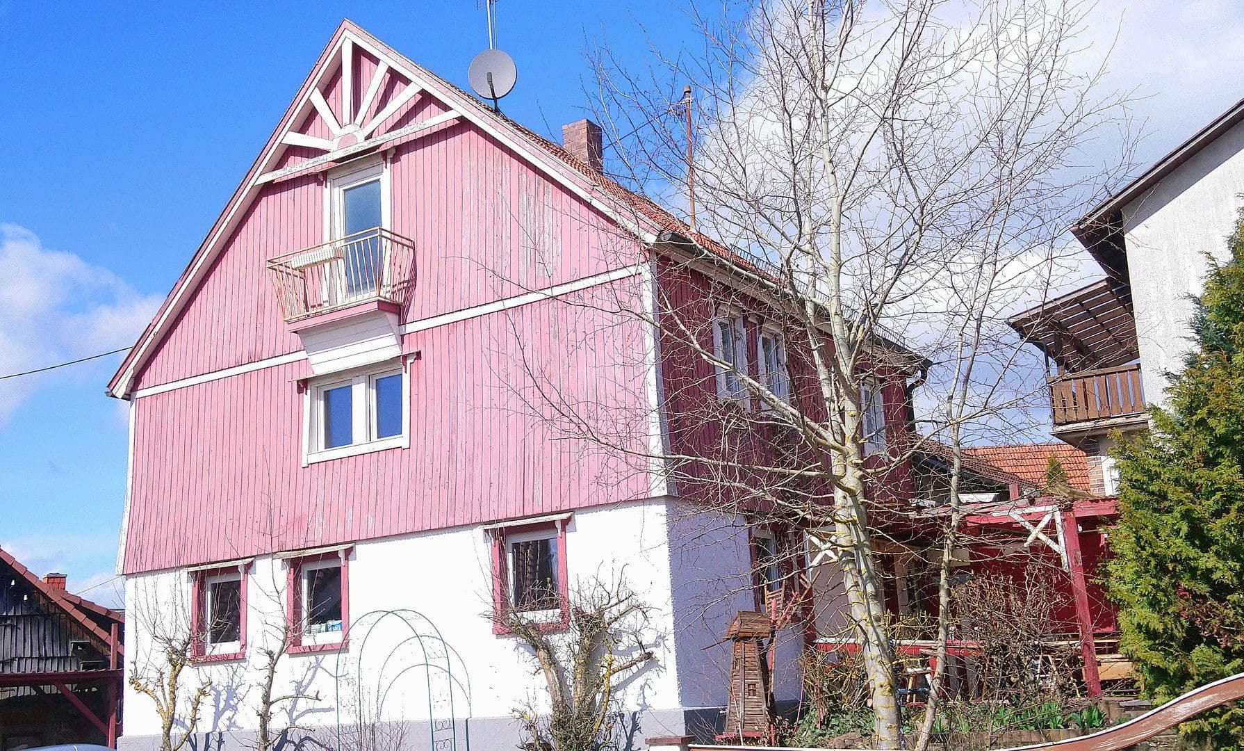 Predaj domu 118 m², pozemok 290 m², Bad Brückenau, Bavorsko Predaj domu 118 m², pozemok 290 m², Bad Brückenau, Bavorsko