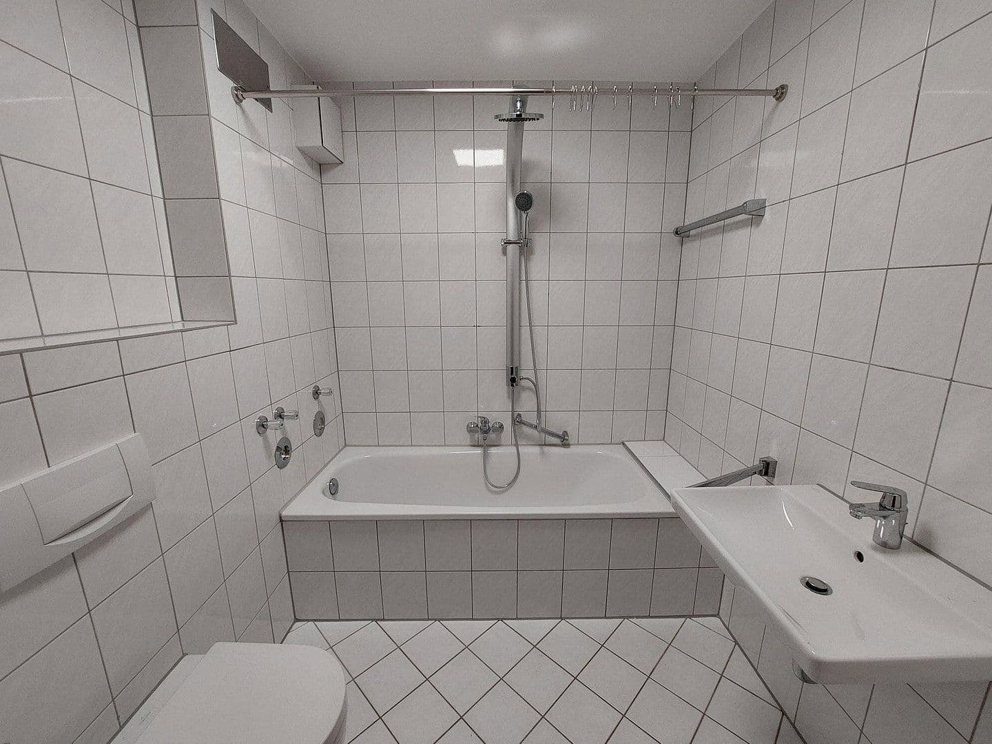 Prenájom bytu 5-izbový 112 m², Neuwied, Porýnie-Falcko Prenájom bytu 5-izbový 112 m², Neuwied, Porýnie-Falcko