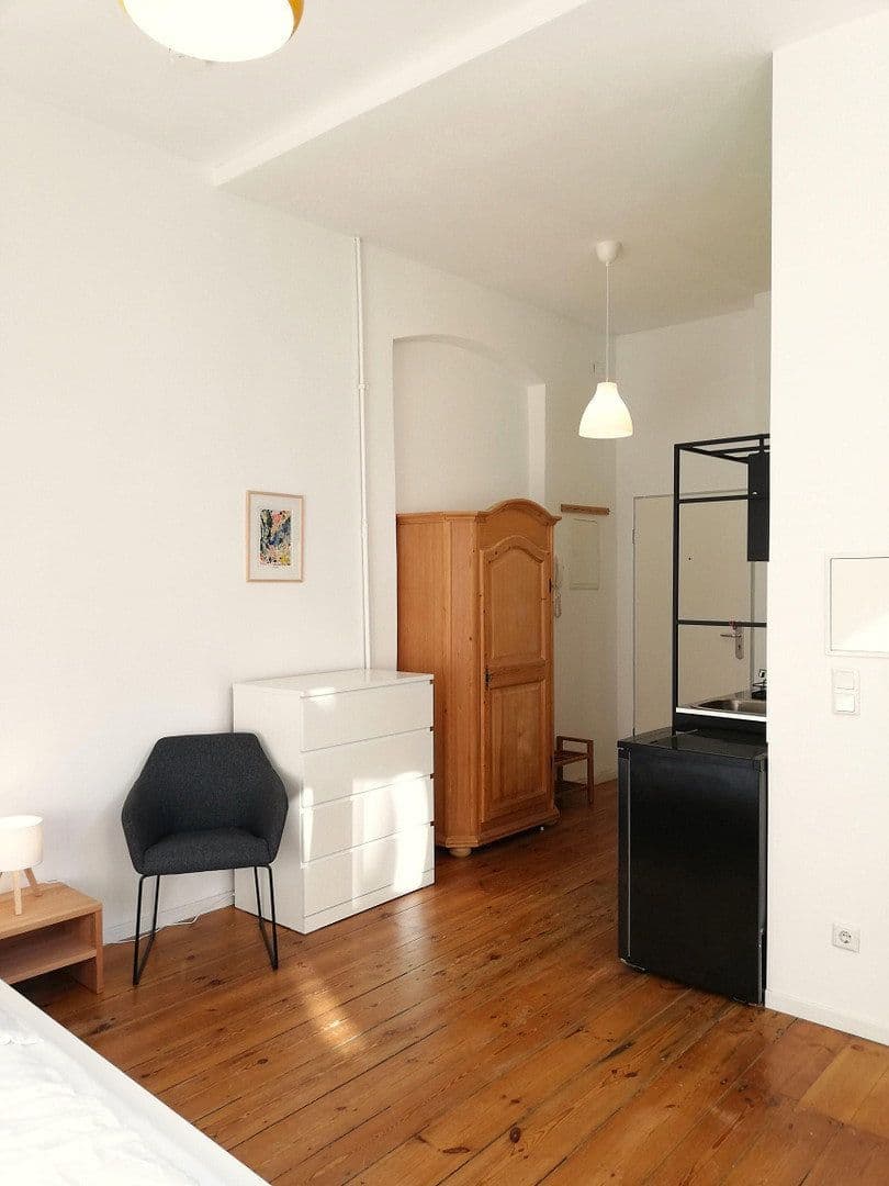 Prenájom bytu 1-izbový 25 m², Berlin, Berlín Prenájom bytu 1-izbový 25 m², Berlin, Berlín