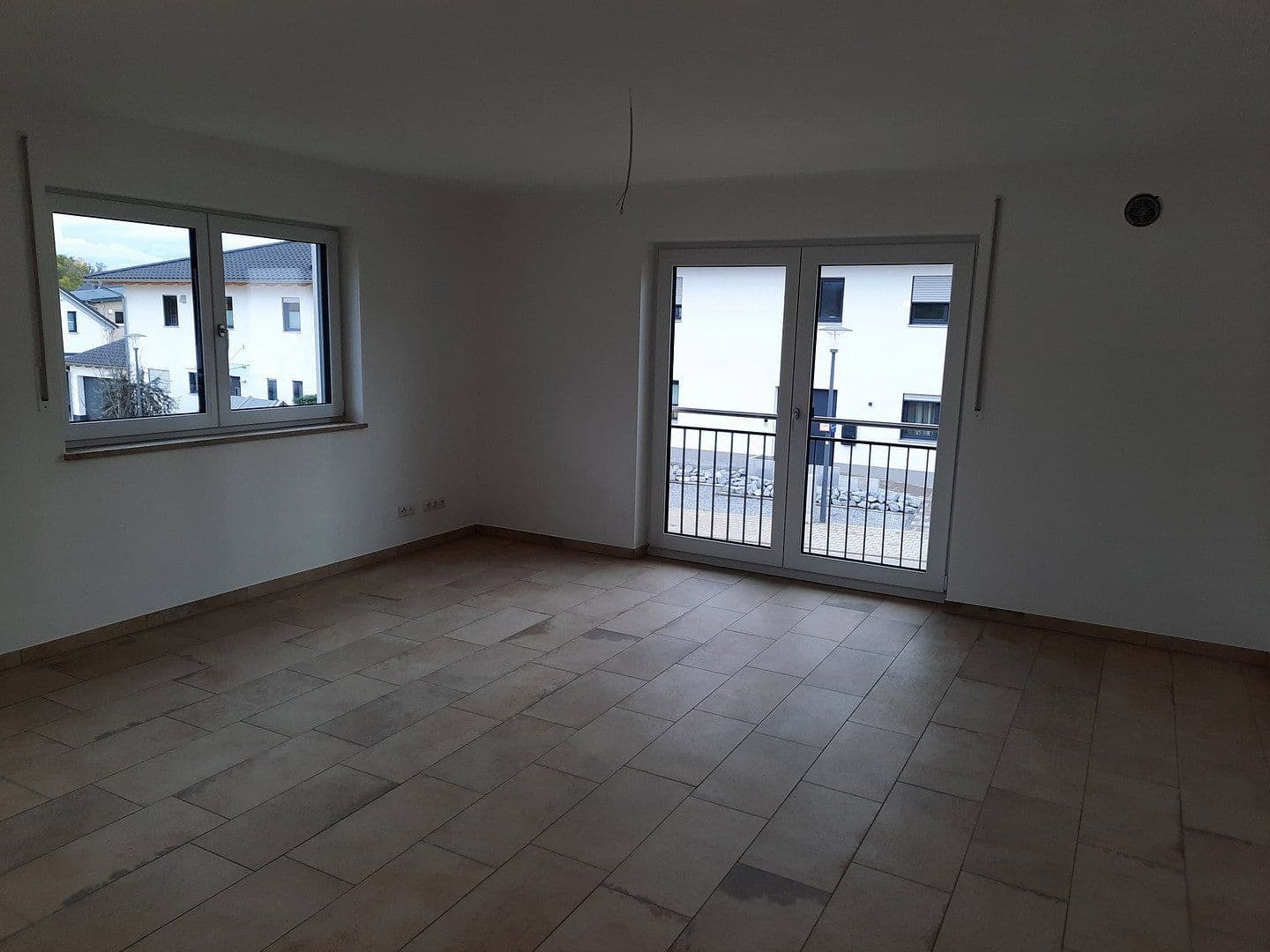 Prenájom bytu 3-izbový 94 m², Weng, Bavorsko Prenájom bytu 3-izbový 94 m², Weng, Bavorsko