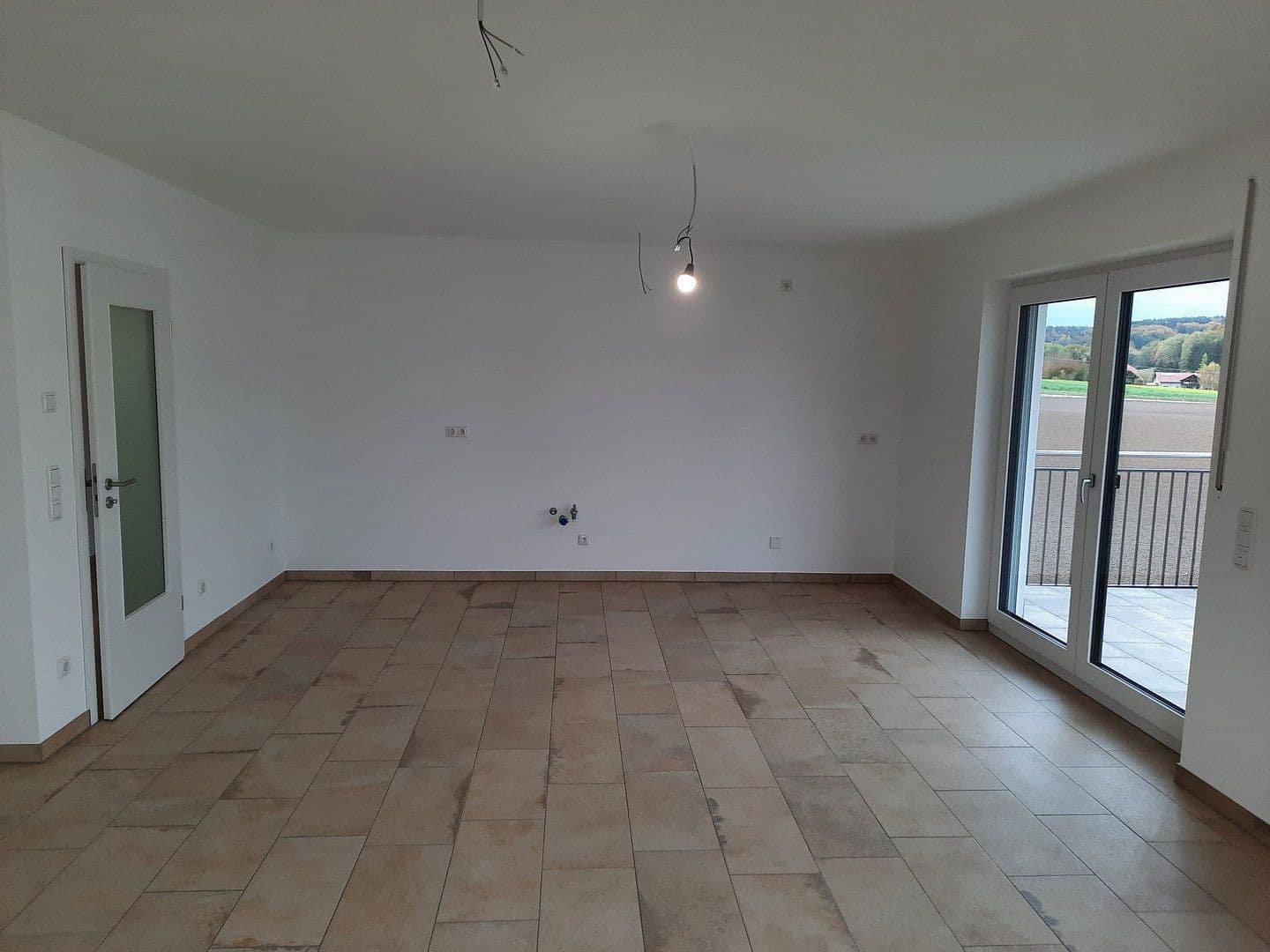 Prenájom bytu 3-izbový 94 m², Weng, Bavorsko Prenájom bytu 3-izbový 94 m², Weng, Bavorsko