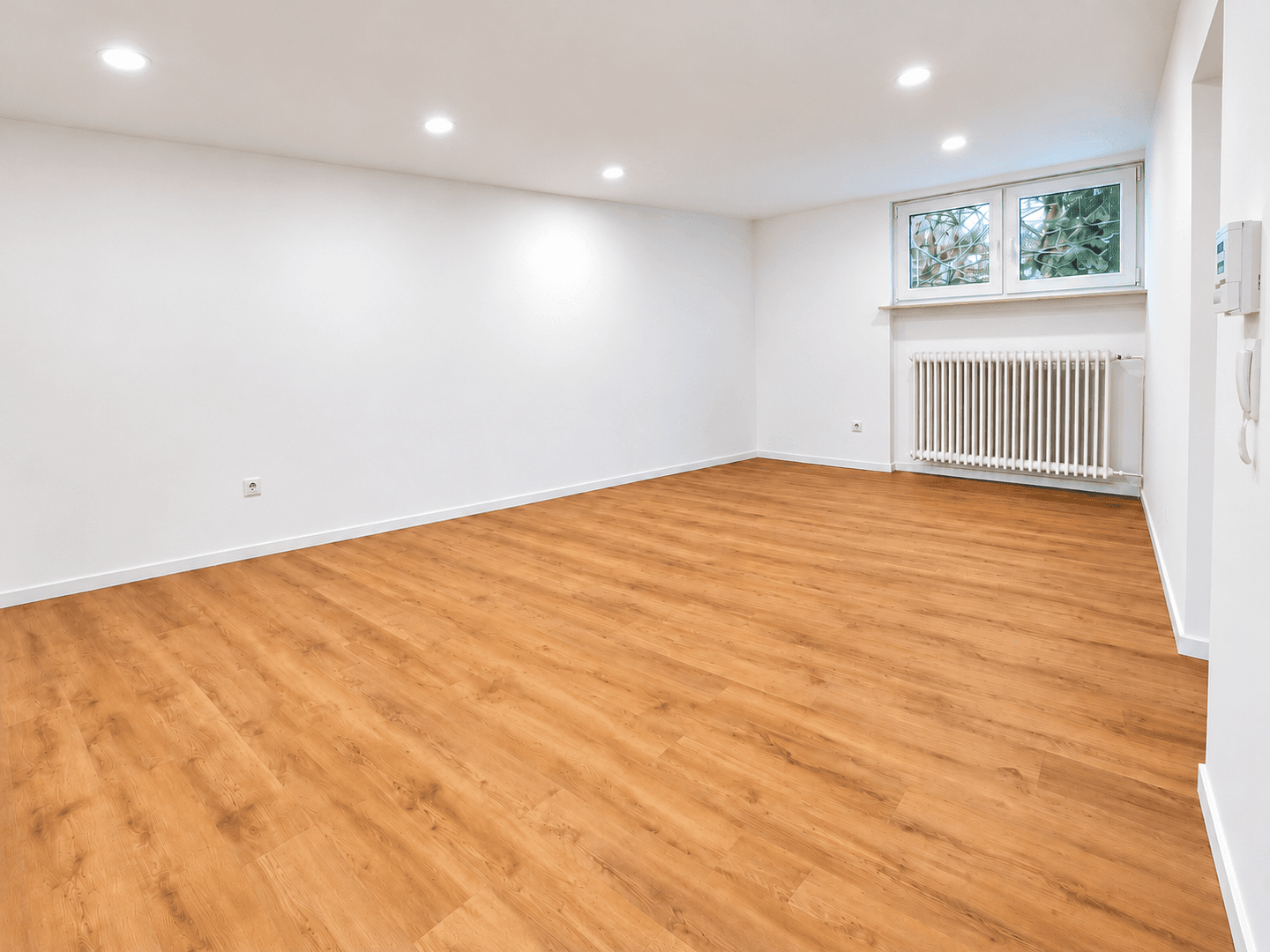 Prenájom bytu 3-izbový 90 m², Höhr-Grenzhausen, Porýnie-Falcko Prenájom bytu 3-izbový 90 m², Höhr-Grenzhausen, Porýnie-Falcko