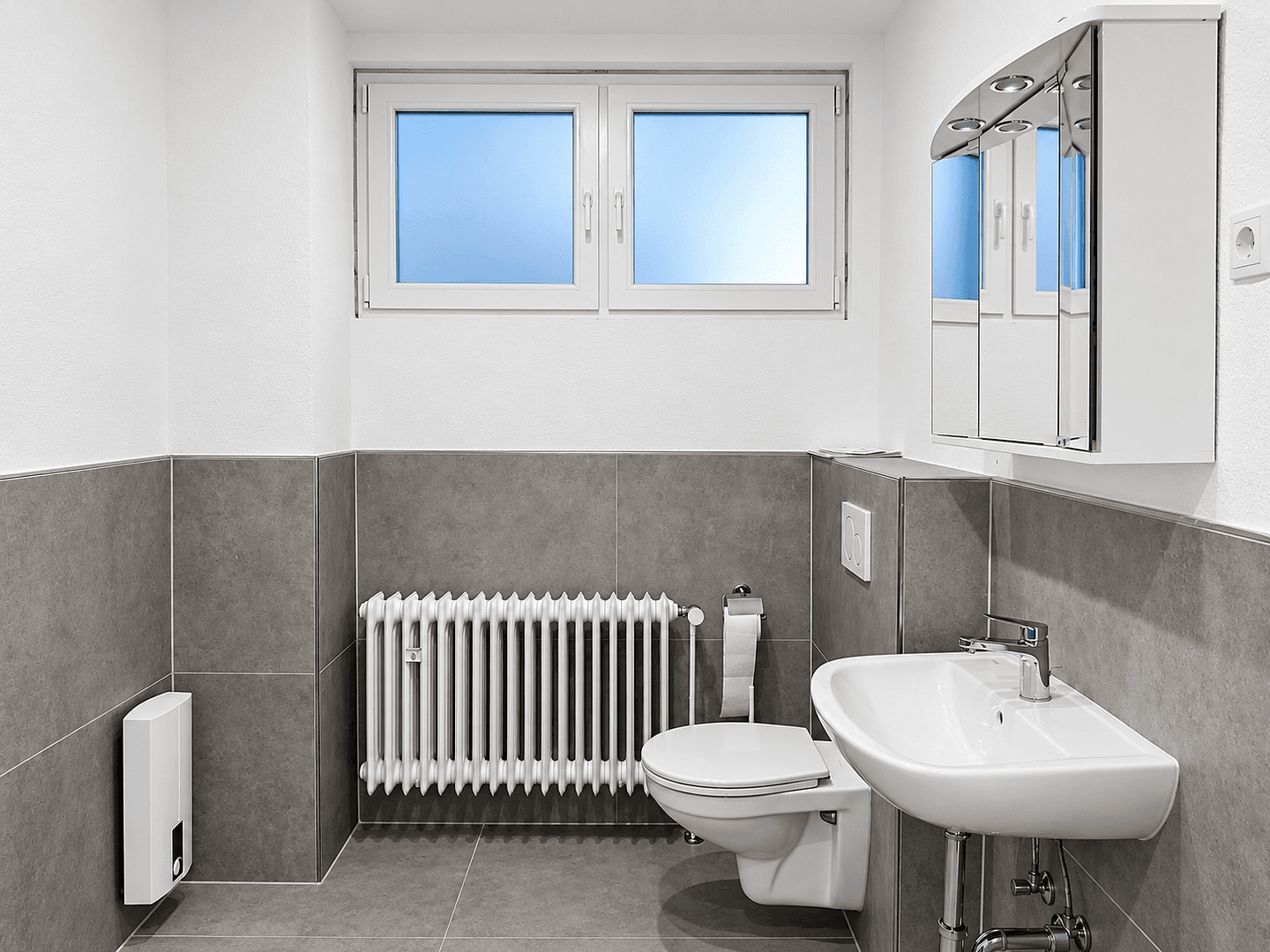 Prenájom bytu 3-izbový 90 m², Höhr-Grenzhausen, Porýnie-Falcko Prenájom bytu 3-izbový 90 m², Höhr-Grenzhausen, Porýnie-Falcko
