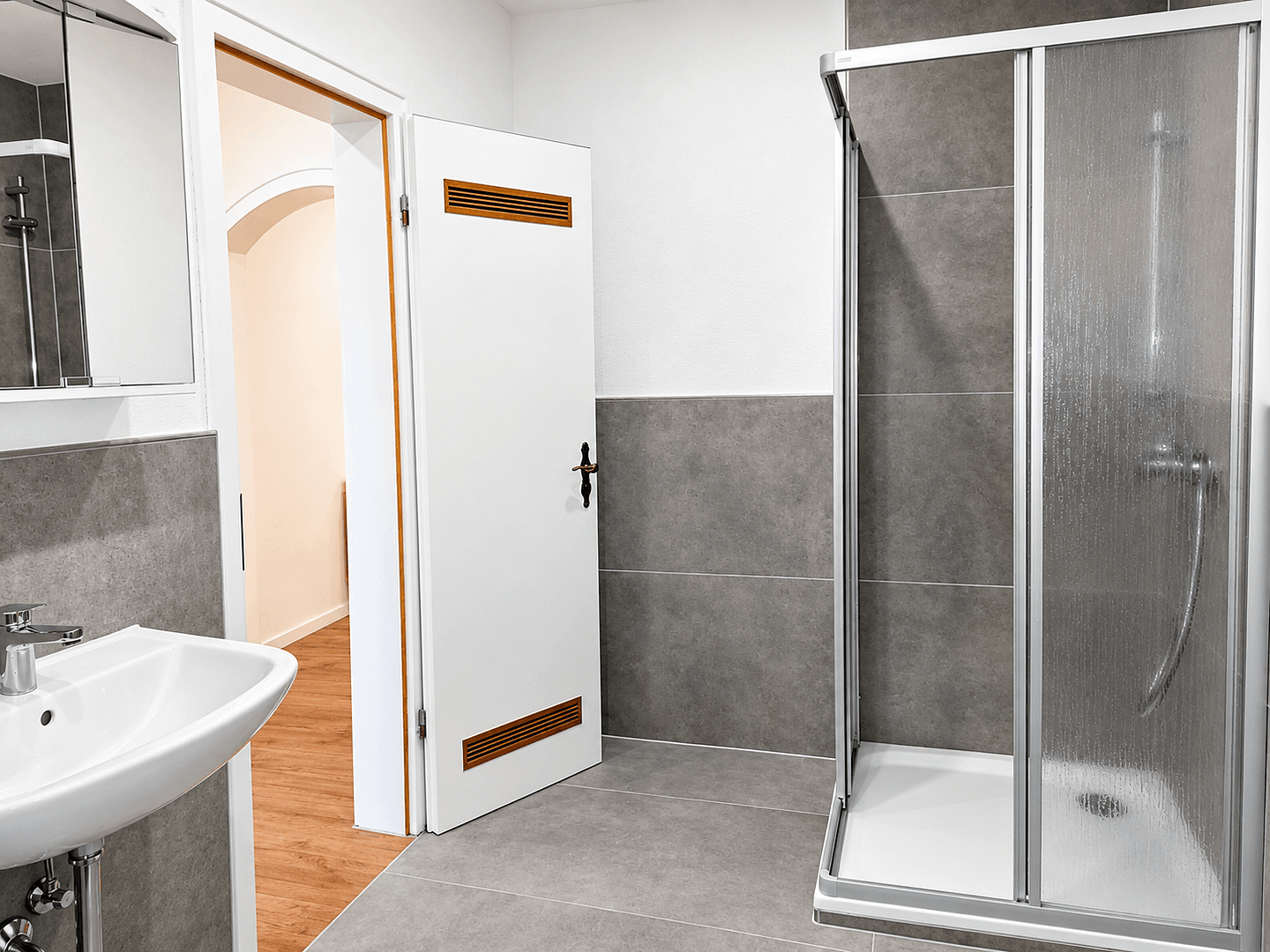 Prenájom bytu 3-izbový 90 m², Höhr-Grenzhausen, Porýnie-Falcko Prenájom bytu 3-izbový 90 m², Höhr-Grenzhausen, Porýnie-Falcko