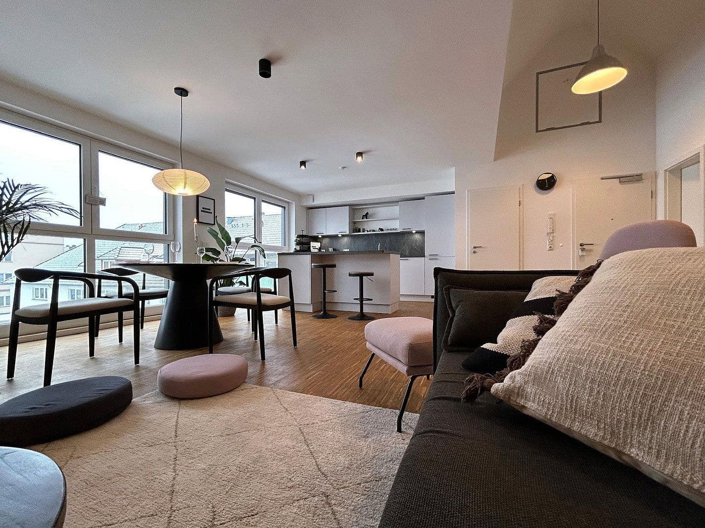 Prenájom bytu 2-izbový 64 m², Hannover, Dolné Sasko Prenájom bytu 2-izbový 64 m², Hannover, Dolné Sasko
