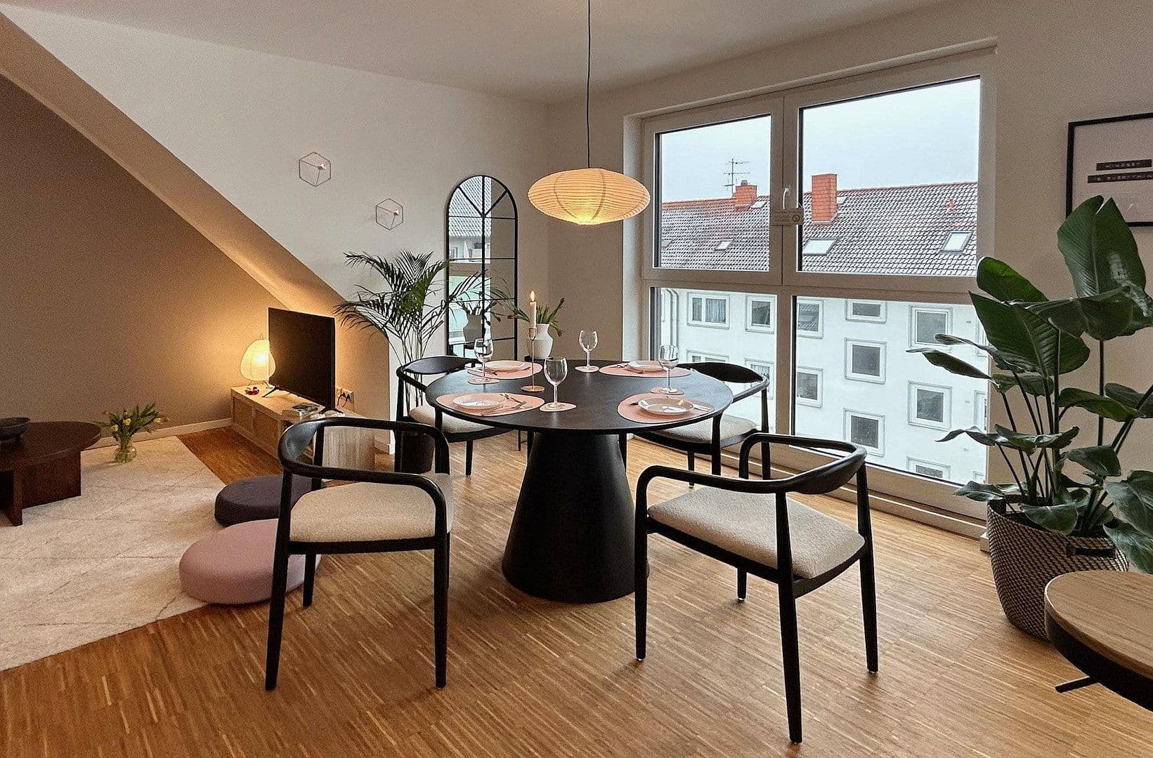 Prenájom bytu 2-izbový 64 m², Hannover, Dolné Sasko Prenájom bytu 2-izbový 64 m², Hannover, Dolné Sasko