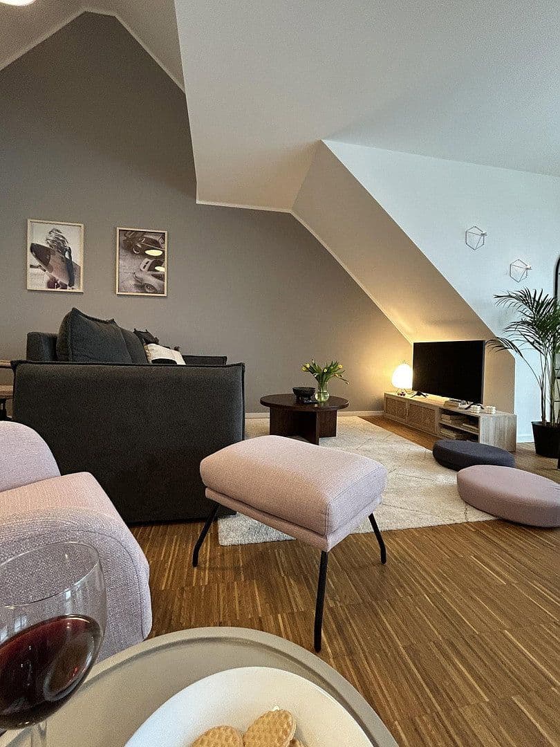 Prenájom bytu 2-izbový 64 m², Hannover, Dolné Sasko Prenájom bytu 2-izbový 64 m², Hannover, Dolné Sasko