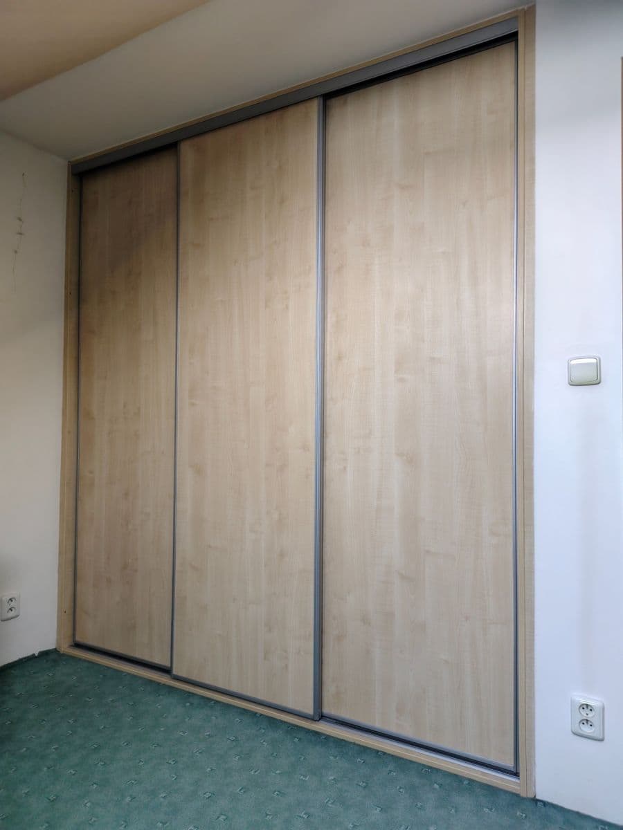 Prenájom bytu 5-izbový 100 m², Nad Mlýnem, Dolní Břežany, Středočeský kraj Prenájom bytu 5-izbový 100 m², Nad Mlýnem, Dolní Břežany, Středočeský kraj