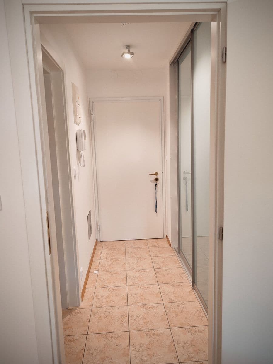 Prenájom bytu 2-izbový 70 m², Paťanka, Praha, Praha Prenájom bytu 2-izbový 70 m², Paťanka, Praha, Praha