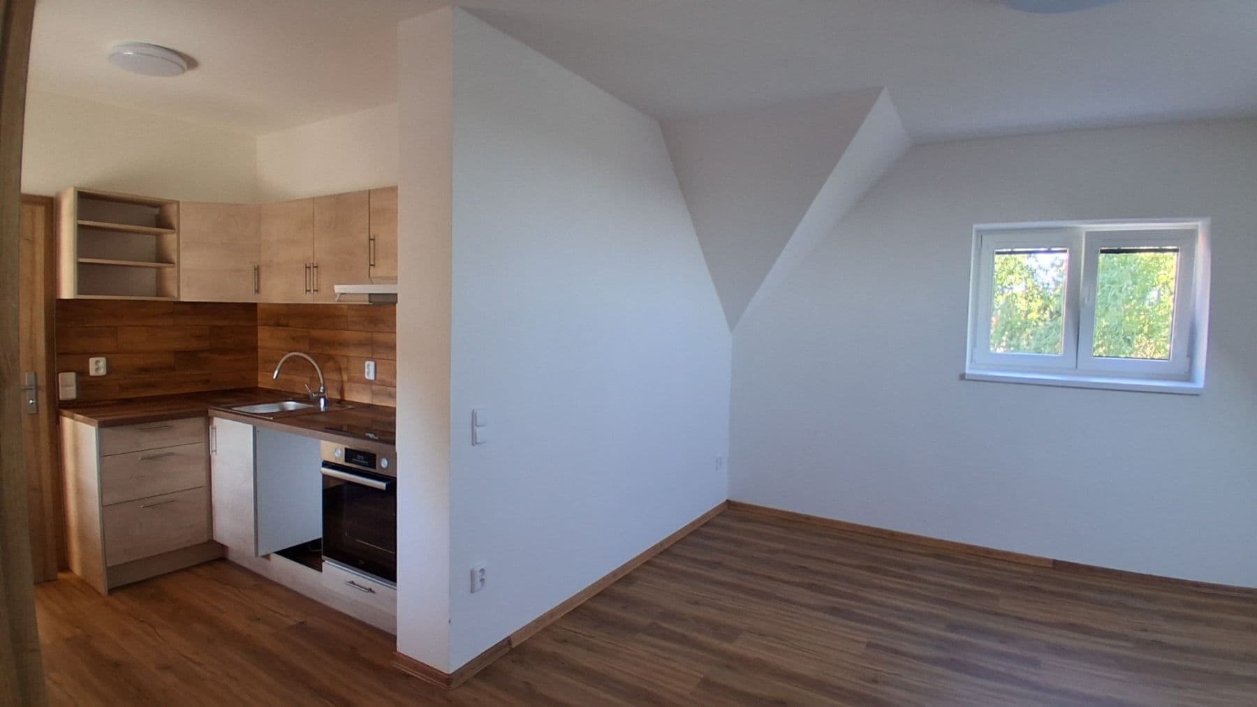 Prenájom bytu 2-izbový 58 m², Komenského, Zdice, Středočeský kraj Prenájom bytu 2-izbový 58 m², Komenského, Zdice, Středočeský kraj