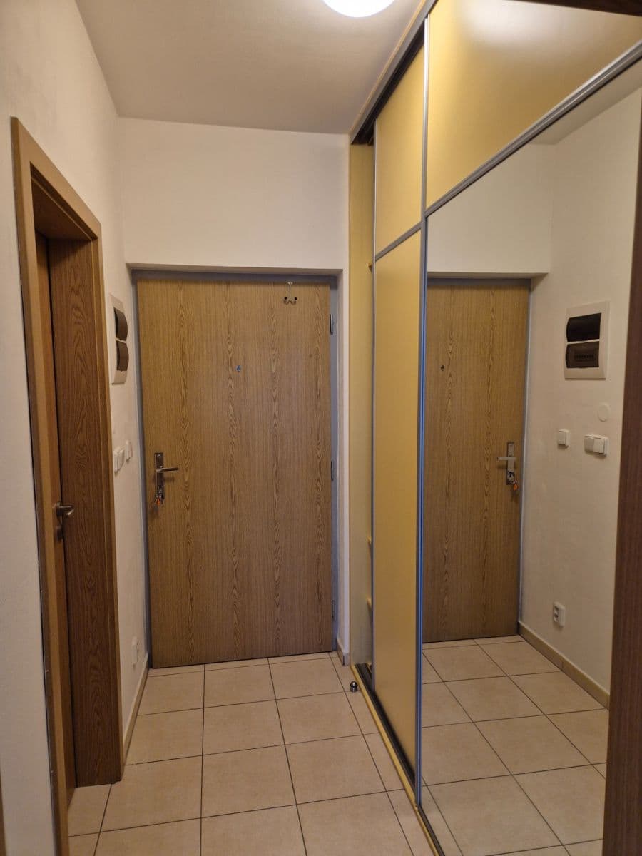 Prenájom bytu 1-izbový 38 m², Drahobejlova, Praha, Praha Prenájom bytu 1-izbový 38 m², Drahobejlova, Praha, Praha