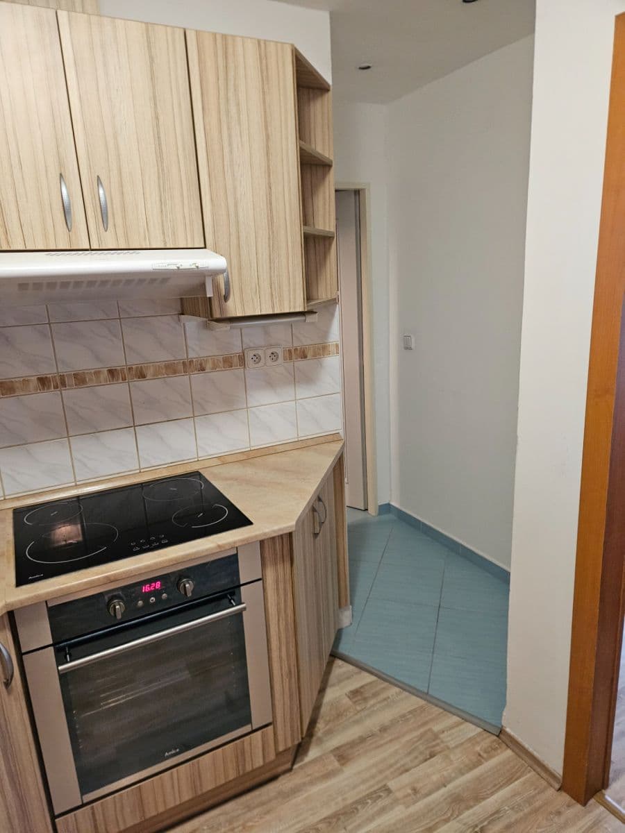 Prenájom bytu 2-izbový 48 m², Vojanova, Ústí nad Labem, Ústecký kraj Prenájom bytu 2-izbový 48 m², Vojanova, Ústí nad Labem, Ústecký kraj