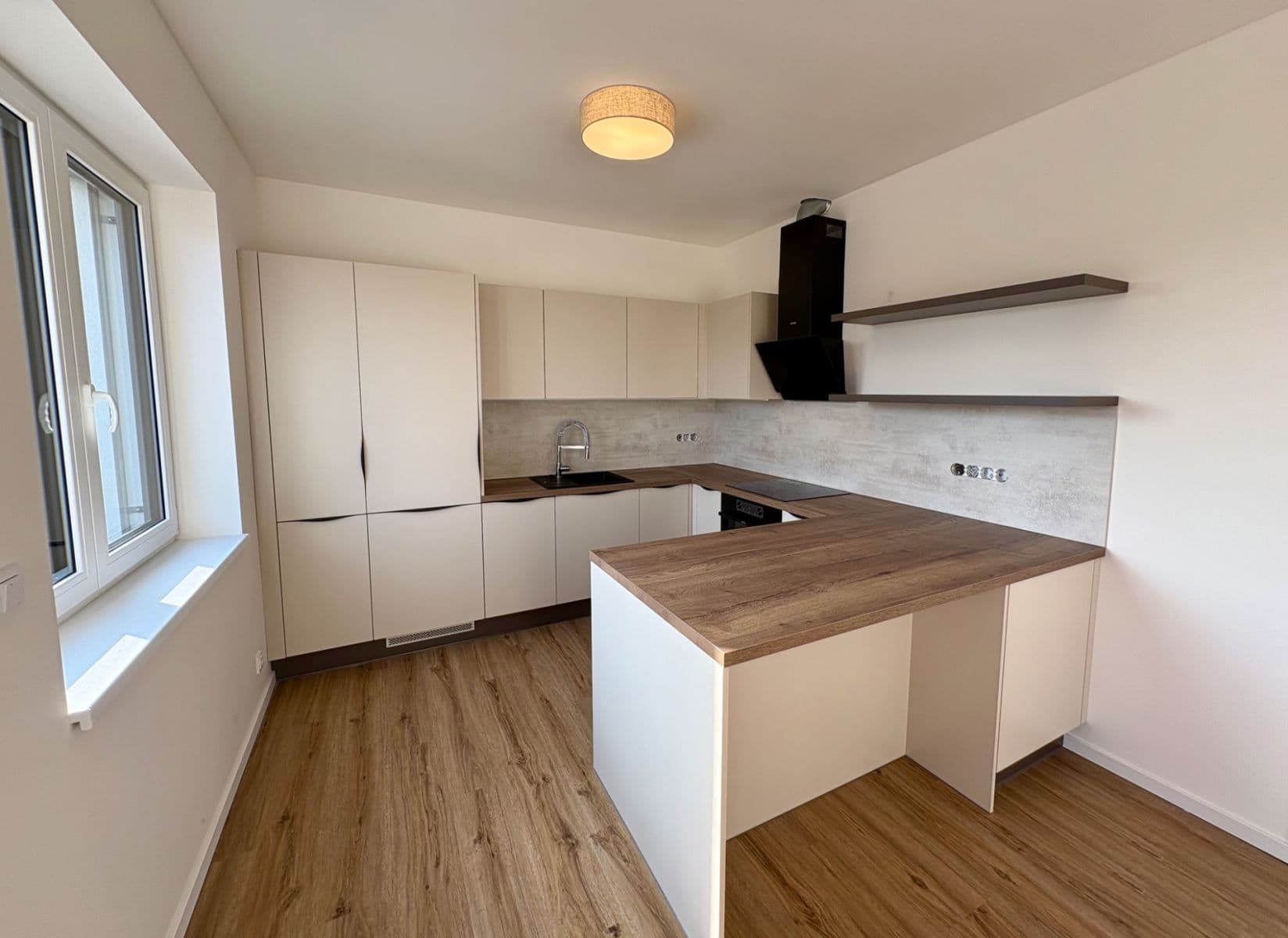 Prenájom bytu 1-izbový 39 m², Generála Bočka, Praha, Praha Prenájom bytu 1-izbový 39 m², Generála Bočka, Praha, Praha