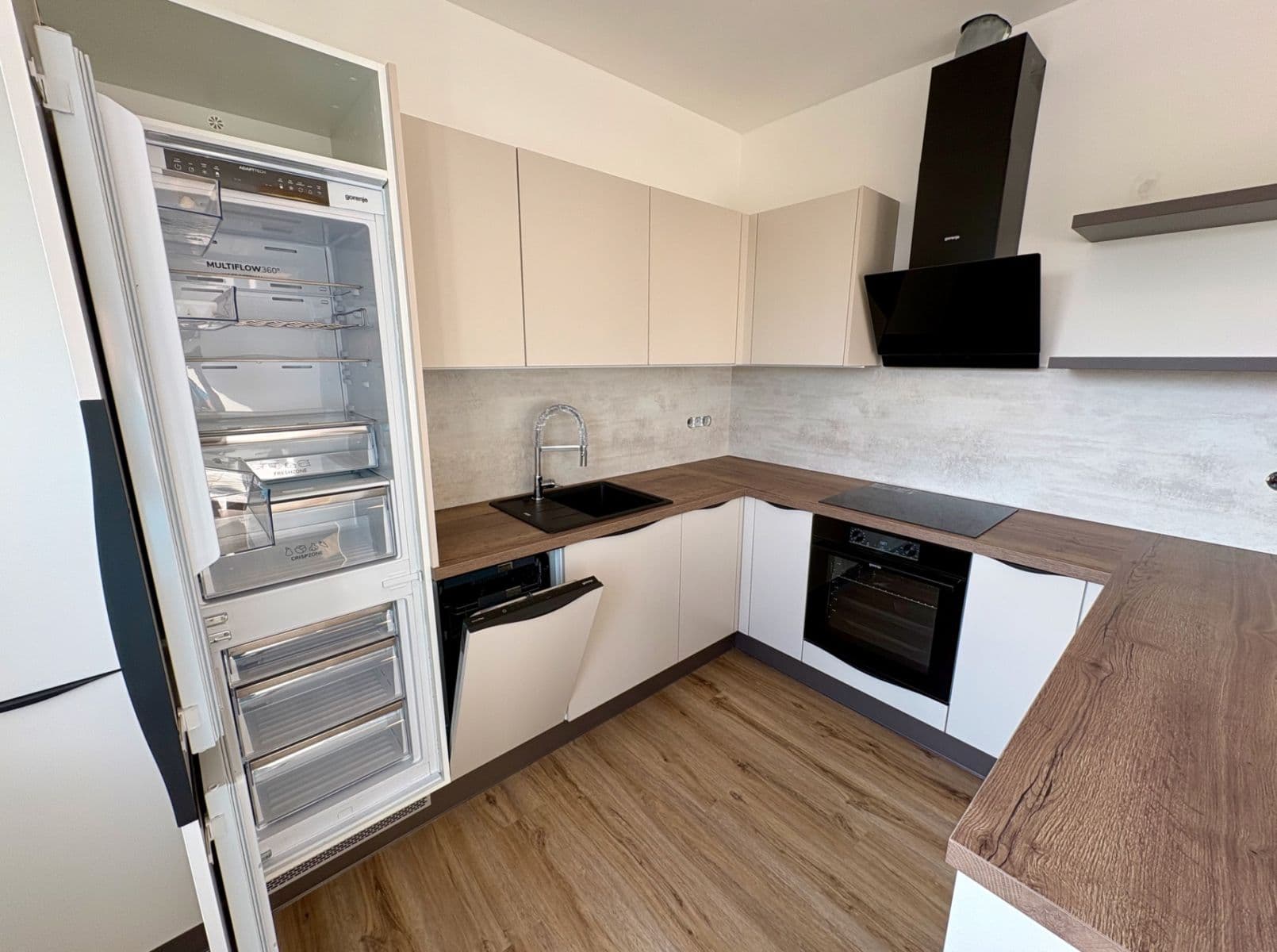 Prenájom bytu 1-izbový 39 m², Generála Bočka, Praha, Praha Prenájom bytu 1-izbový 39 m², Generála Bočka, Praha, Praha