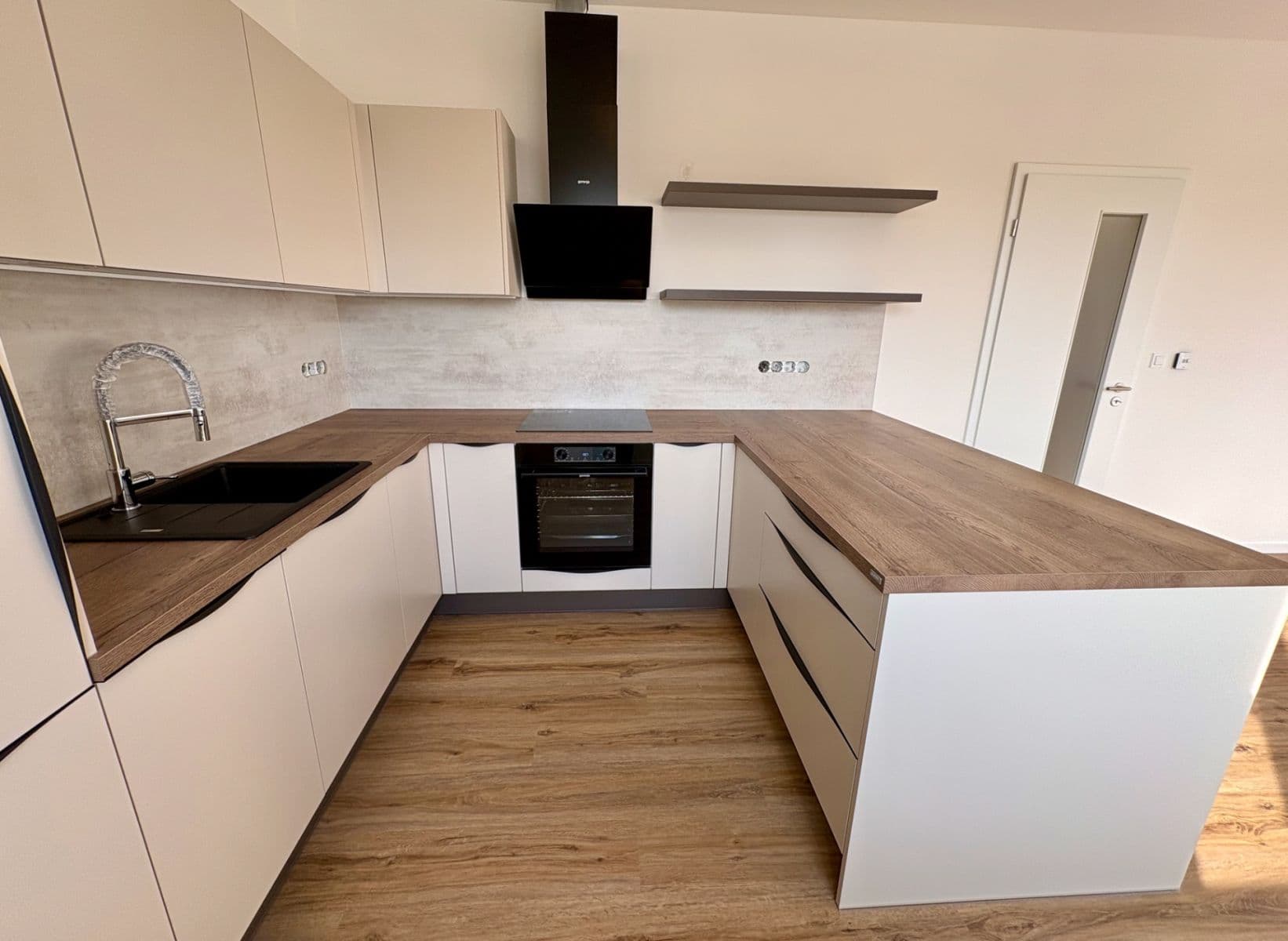 Prenájom bytu 1-izbový 39 m², Generála Bočka, Praha, Praha Prenájom bytu 1-izbový 39 m², Generála Bočka, Praha, Praha