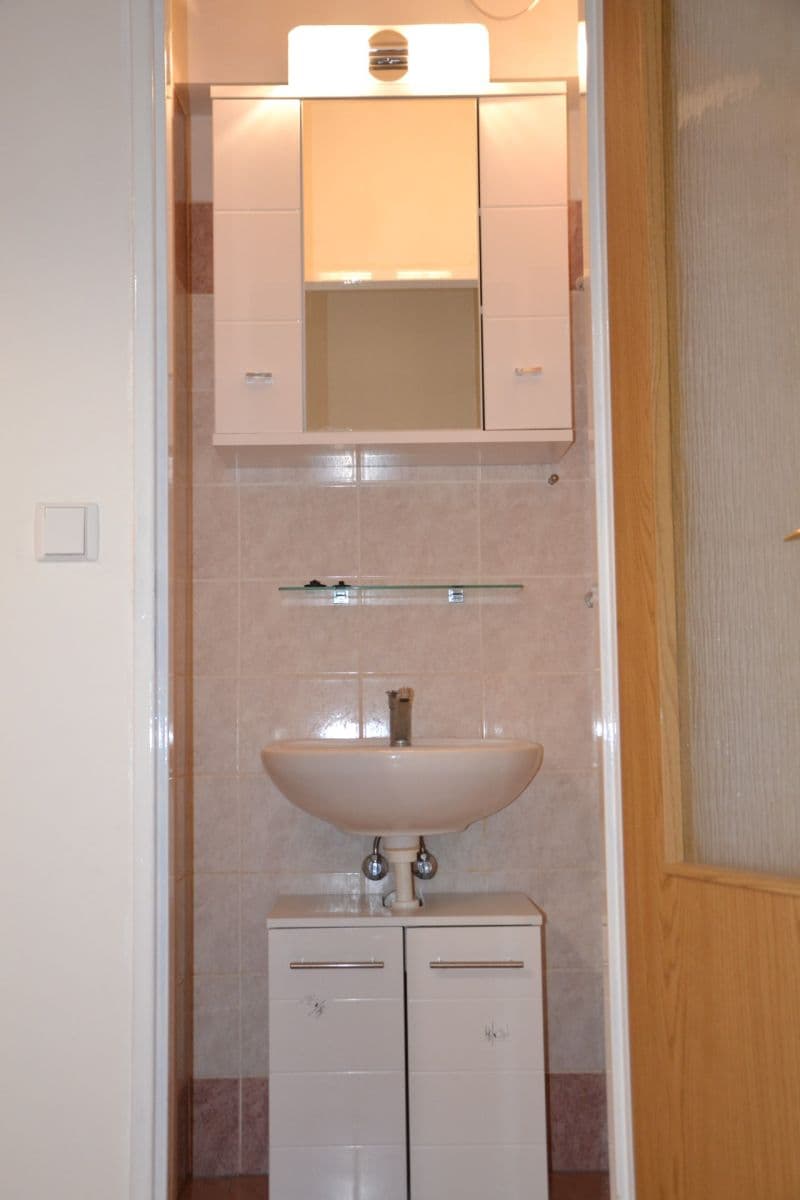 Prenájom bytu 2-izbový 44 m², Chelčického, Praha, Praha Prenájom bytu 2-izbový 44 m², Chelčického, Praha, Praha