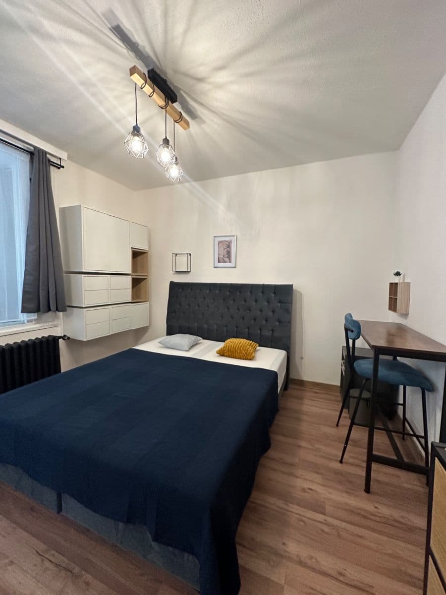 Prenájom bytu 1-izbový 35 m², Hlivická, Praha, Praha Prenájom bytu 1-izbový 35 m², Hlivická, Praha, Praha