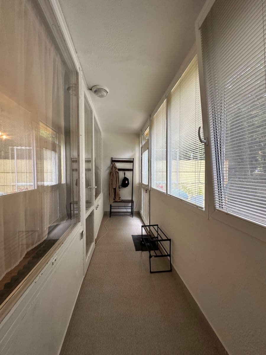 Prenájom bytu 1-izbový 35 m², Hlivická, Praha, Praha Prenájom bytu 1-izbový 35 m², Hlivická, Praha, Praha