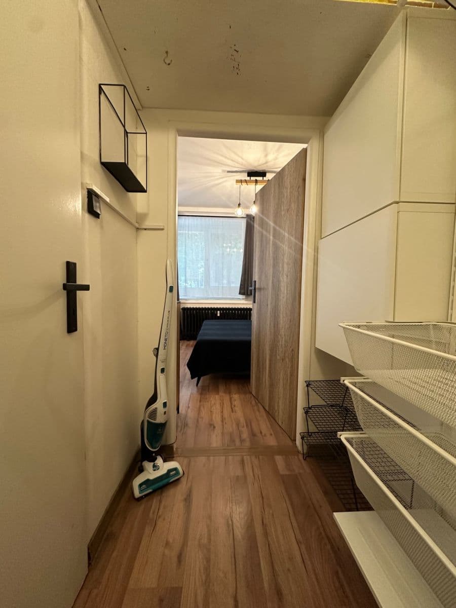 Prenájom bytu 1-izbový 35 m², Hlivická, Praha, Praha Prenájom bytu 1-izbový 35 m², Hlivická, Praha, Praha