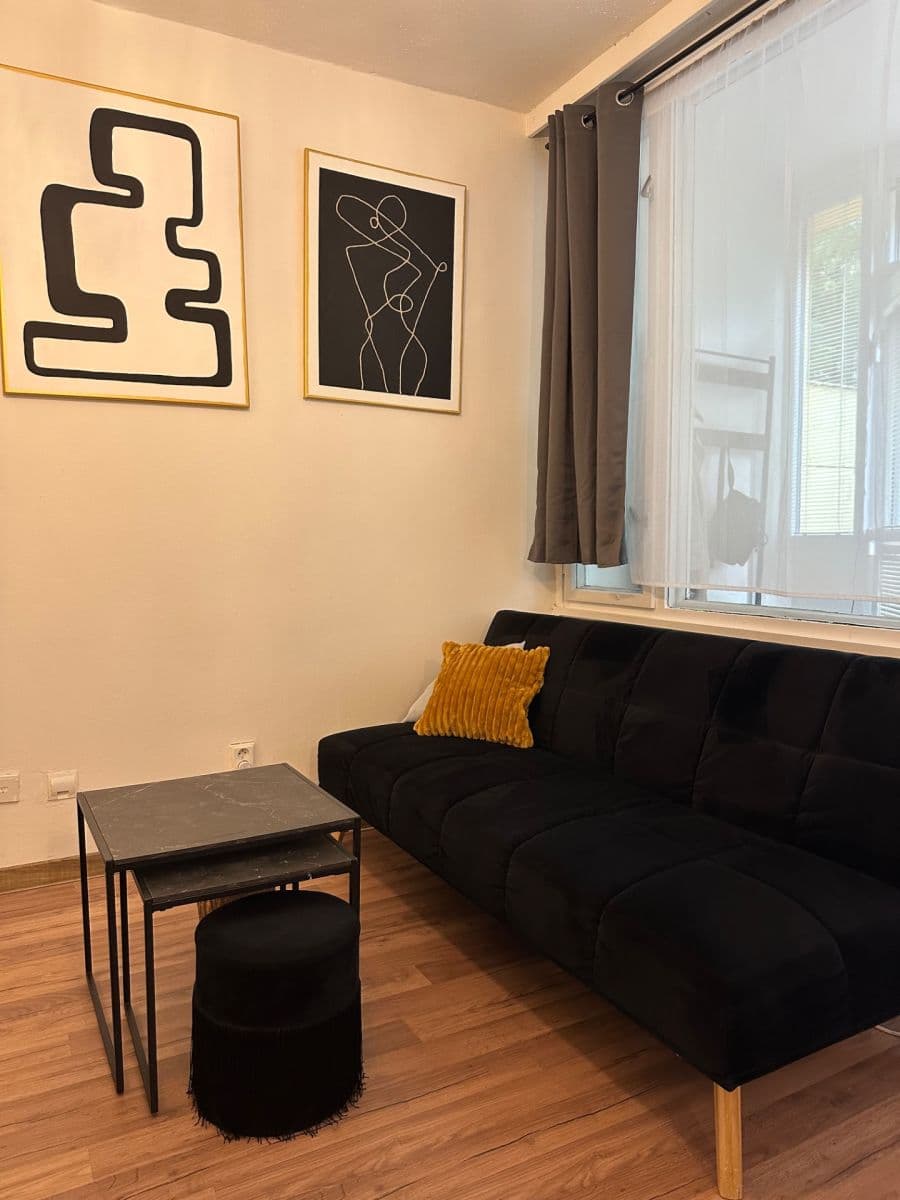 Prenájom bytu 1-izbový 35 m², Hlivická, Praha, Praha Prenájom bytu 1-izbový 35 m², Hlivická, Praha, Praha
