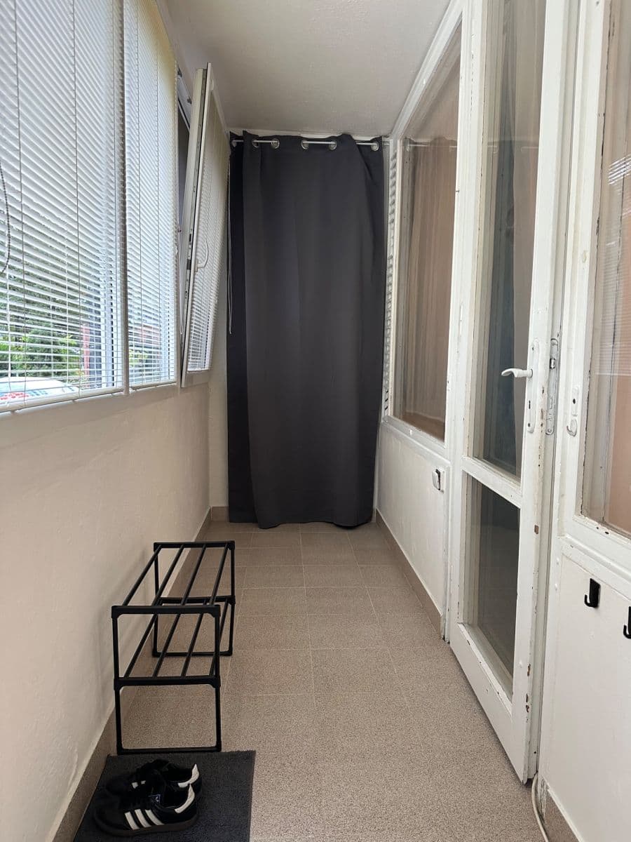 Prenájom bytu 1-izbový 35 m², Hlivická, Praha, Praha Prenájom bytu 1-izbový 35 m², Hlivická, Praha, Praha