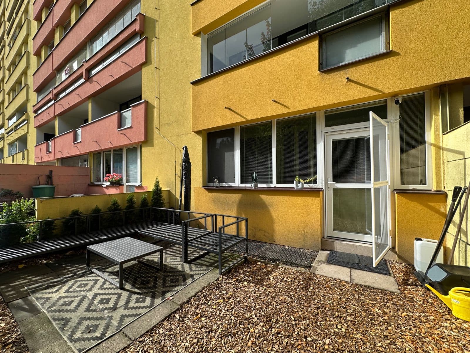 Prenájom bytu 1-izbový 35 m², Hlivická, Praha, Praha Prenájom bytu 1-izbový 35 m², Hlivická, Praha, Praha