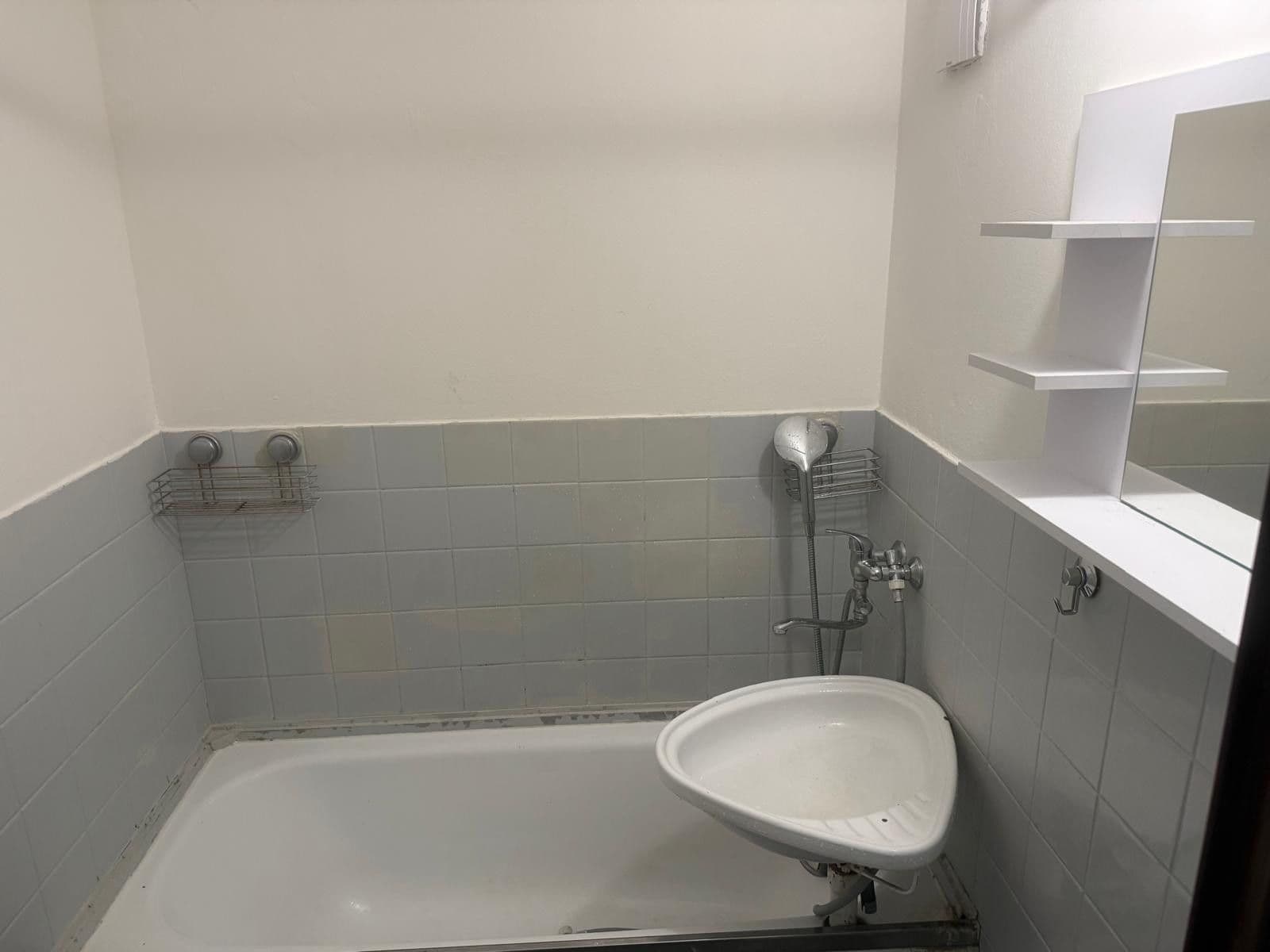Prenájom bytu 3-izbový 75 m², Kaznějovská, Plzeň, Plzeňský kraj Prenájom bytu 3-izbový 75 m², Kaznějovská, Plzeň, Plzeňský kraj