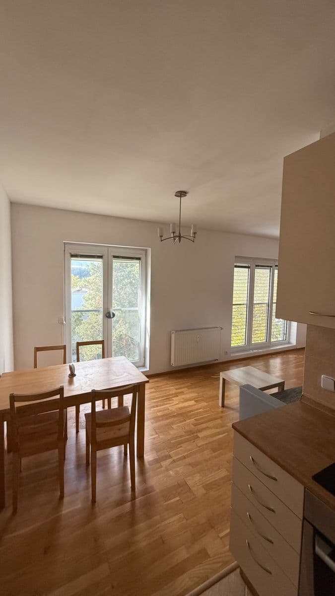 Prenájom bytu 2-izbový 46 m², Nad Údolím, Husinec, Středočeský kraj Prenájom bytu 2-izbový 46 m², Nad Údolím, Husinec, Středočeský kraj
