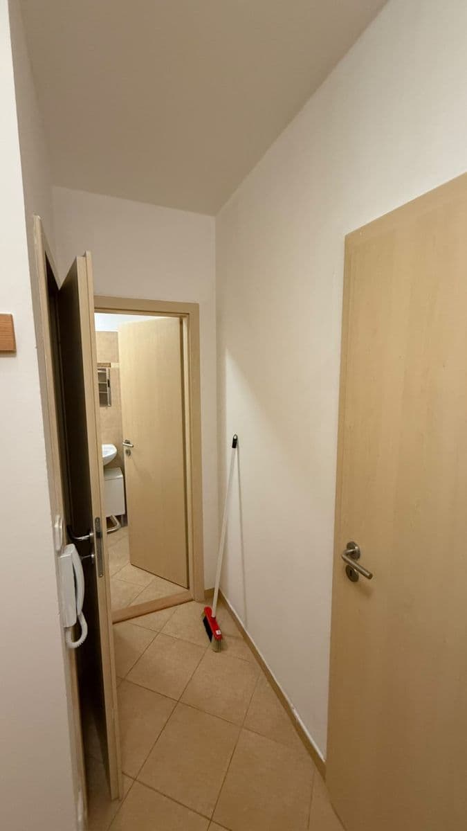 Prenájom bytu 2-izbový 46 m², Nad Údolím, Husinec, Středočeský kraj Prenájom bytu 2-izbový 46 m², Nad Údolím, Husinec, Středočeský kraj