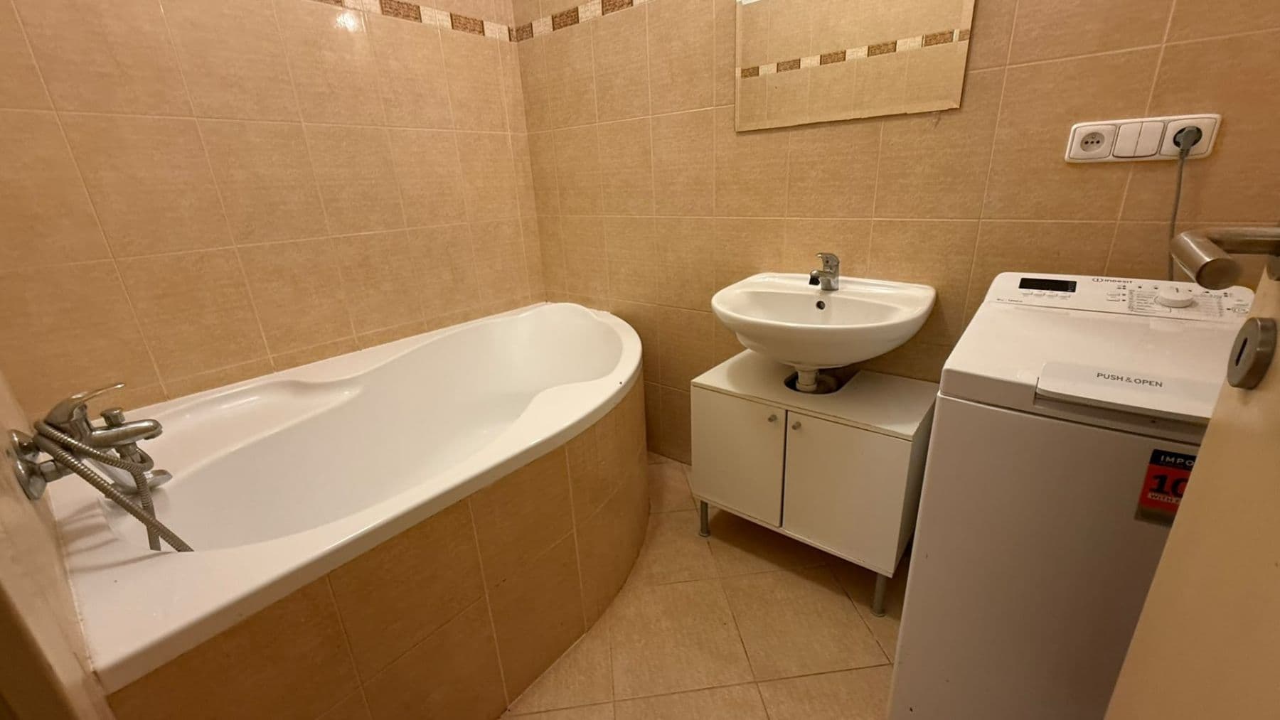 Prenájom bytu 2-izbový 46 m², Nad Údolím, Husinec, Středočeský kraj Prenájom bytu 2-izbový 46 m², Nad Údolím, Husinec, Středočeský kraj