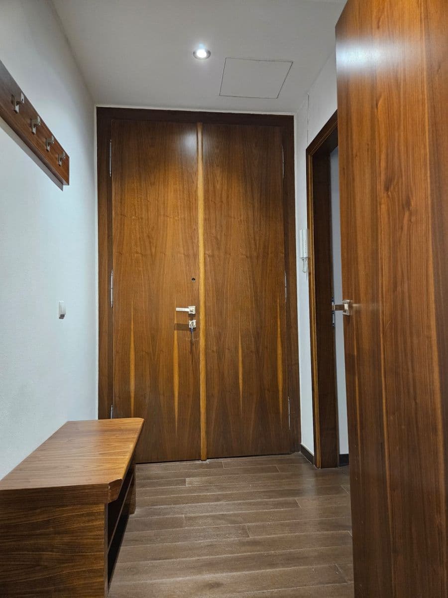 Predaj bytu 3-izbový 70 m², Benátská, Praha, Praha Predaj bytu 3-izbový 70 m², Benátská, Praha, Praha