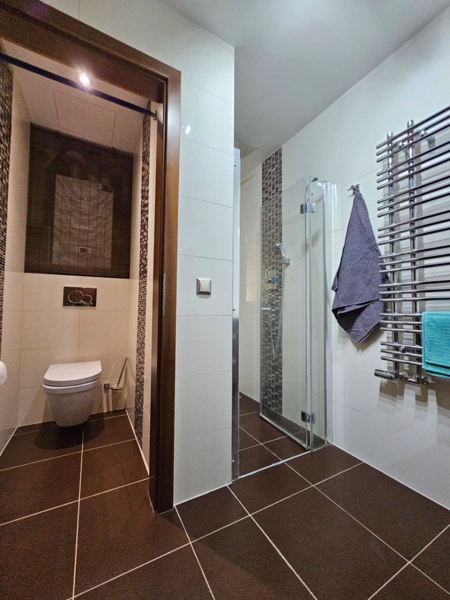 Predaj bytu 3-izbový 70 m², Benátská, Praha, Praha Predaj bytu 3-izbový 70 m², Benátská, Praha, Praha