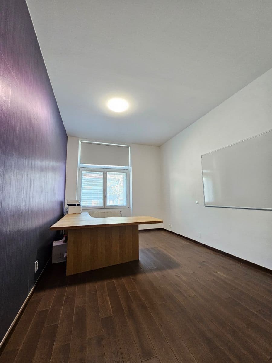 Predaj bytu 3-izbový 70 m², Benátská, Praha, Praha Predaj bytu 3-izbový 70 m², Benátská, Praha, Praha
