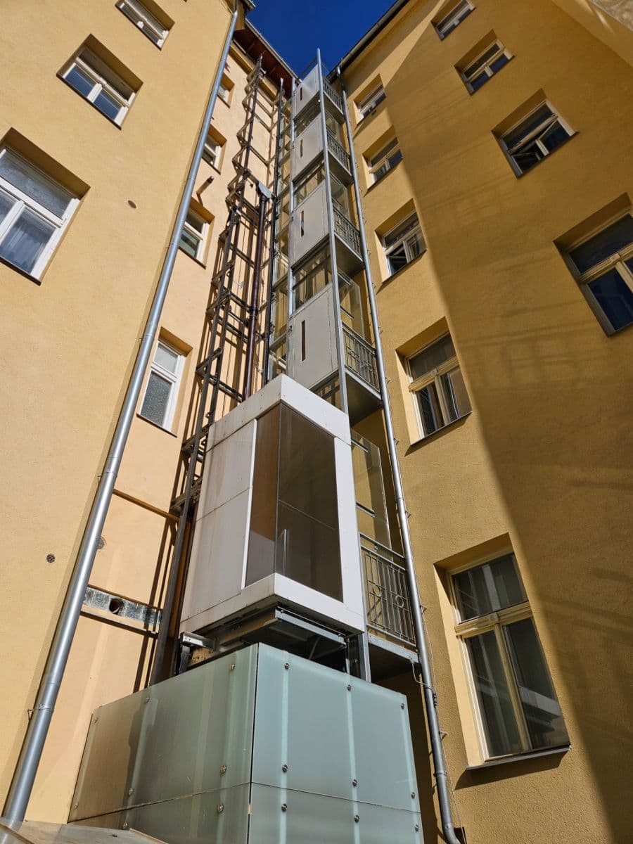 Predaj bytu 3-izbový 70 m², Benátská, Praha, Praha Predaj bytu 3-izbový 70 m², Benátská, Praha, Praha