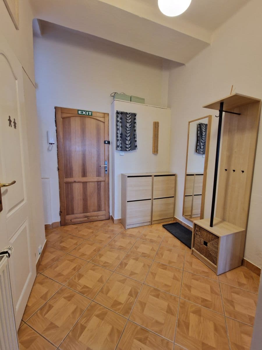 Prenájom bytu 1-izbový 46 m², Jihlavská, Praha, Praha Prenájom bytu 1-izbový 46 m², Jihlavská, Praha, Praha