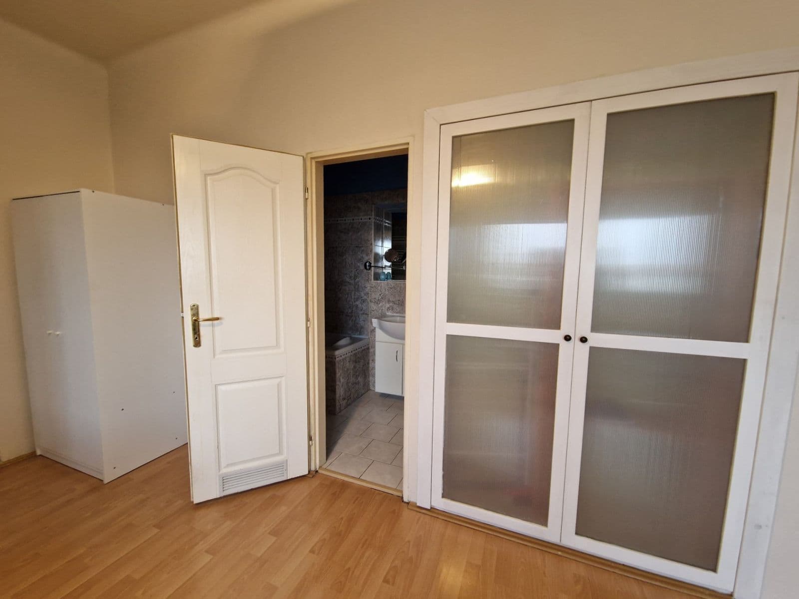 Prenájom bytu 1-izbový 46 m², Jihlavská, Praha, Praha Prenájom bytu 1-izbový 46 m², Jihlavská, Praha, Praha